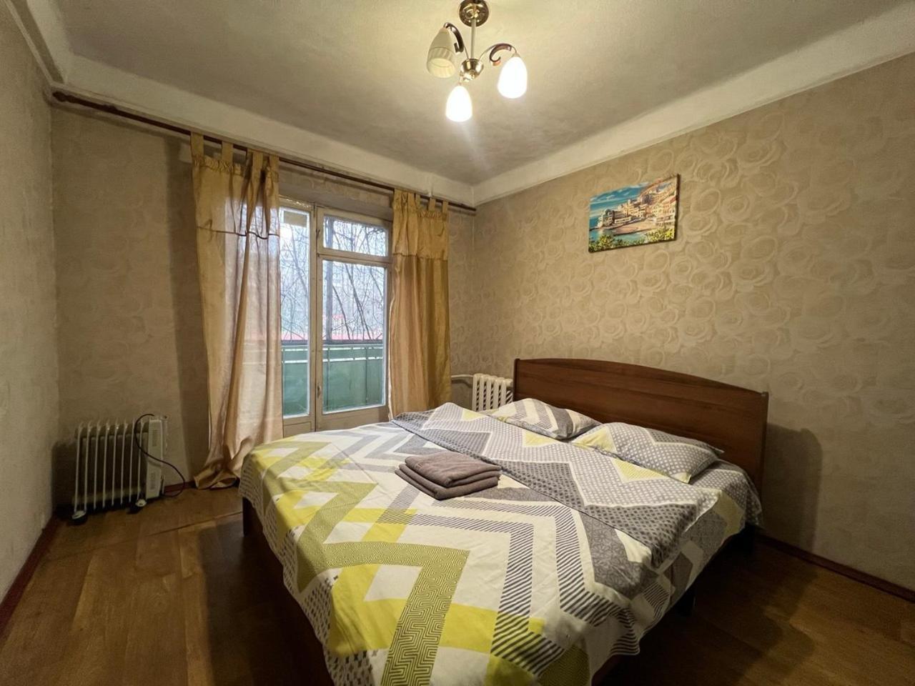Квартира Эконом-Класса Возле Метро Левобережная Kijów Zewnętrze zdjęcie