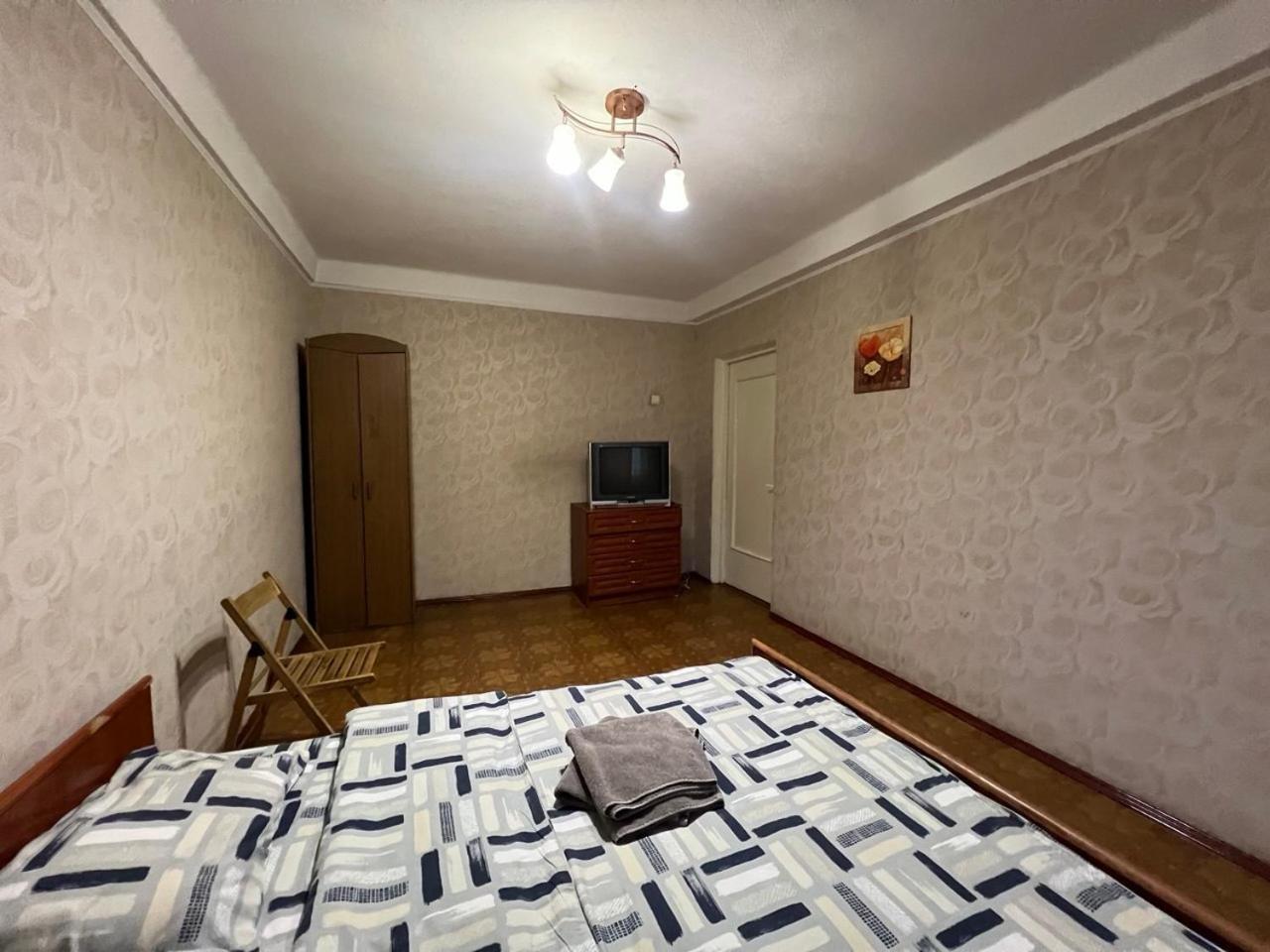 Квартира Эконом-Класса Возле Метро Левобережная Kijów Zewnętrze zdjęcie