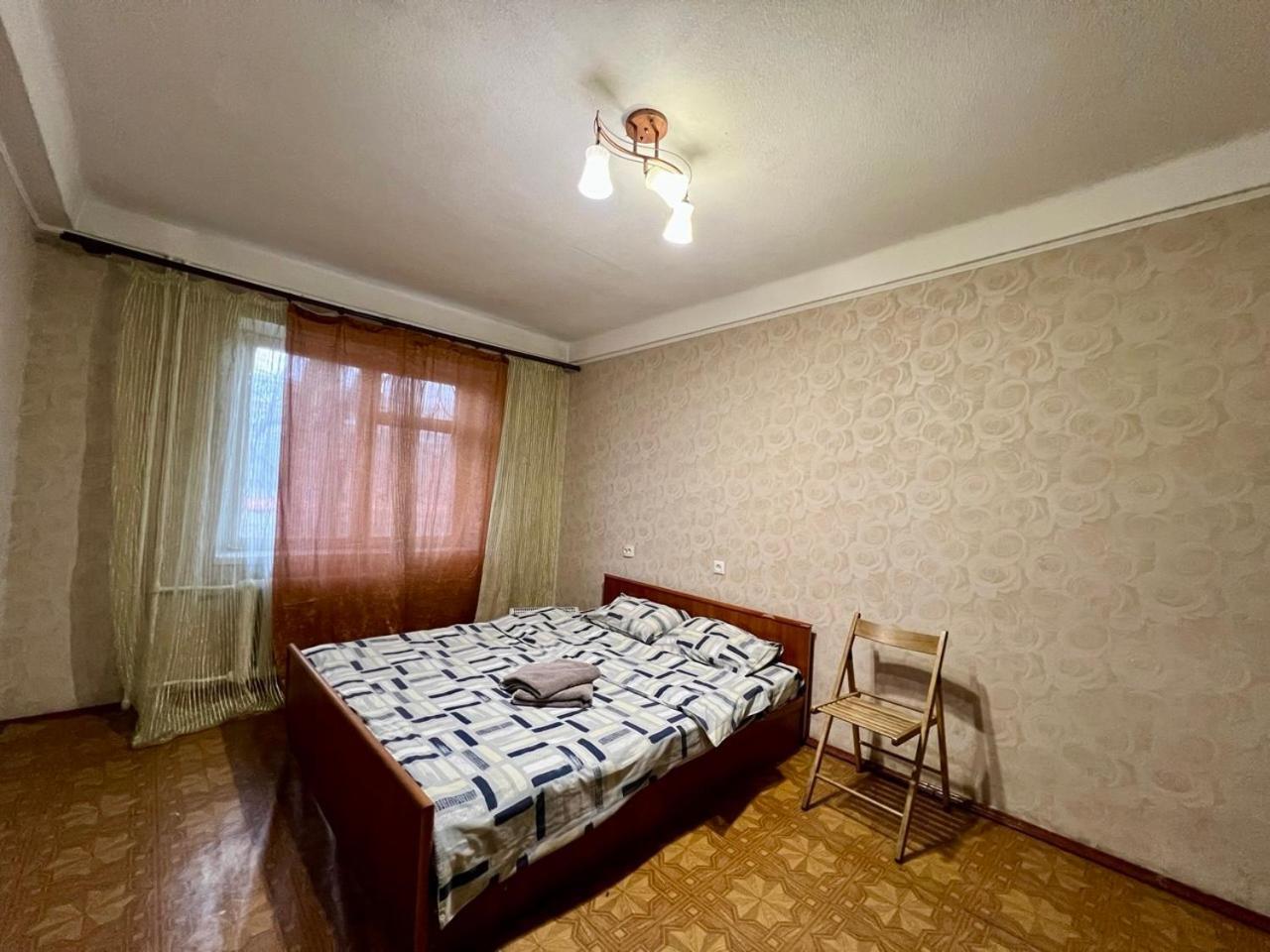 Квартира Эконом-Класса Возле Метро Левобережная Kijów Zewnętrze zdjęcie