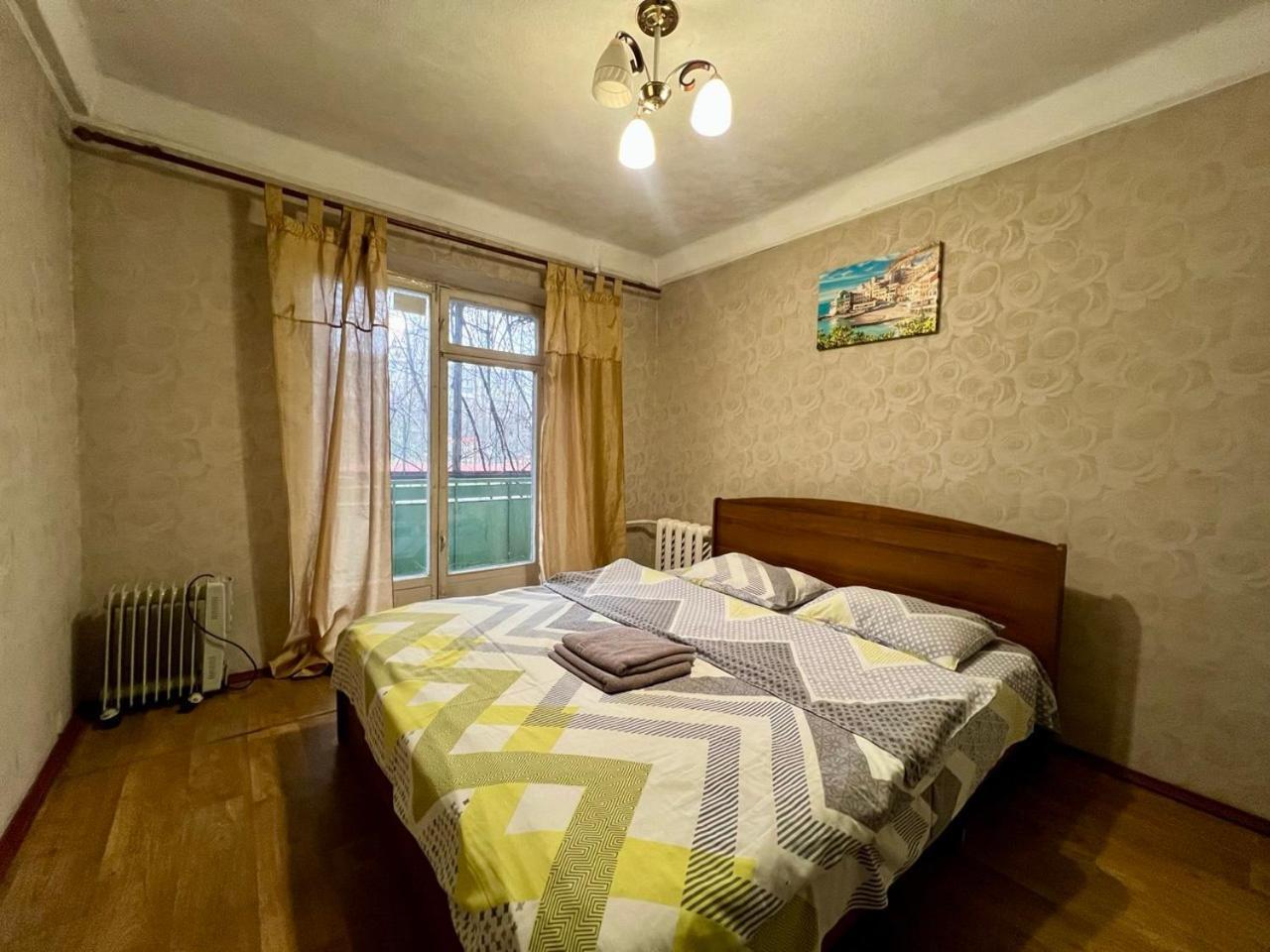 Квартира Эконом-Класса Возле Метро Левобережная Kijów Zewnętrze zdjęcie