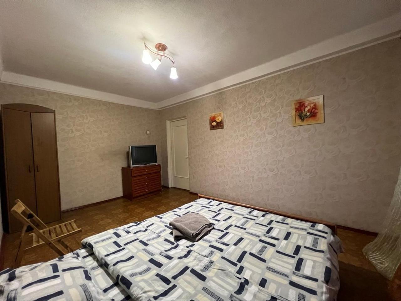 Квартира Эконом-Класса Возле Метро Левобережная Kijów Zewnętrze zdjęcie