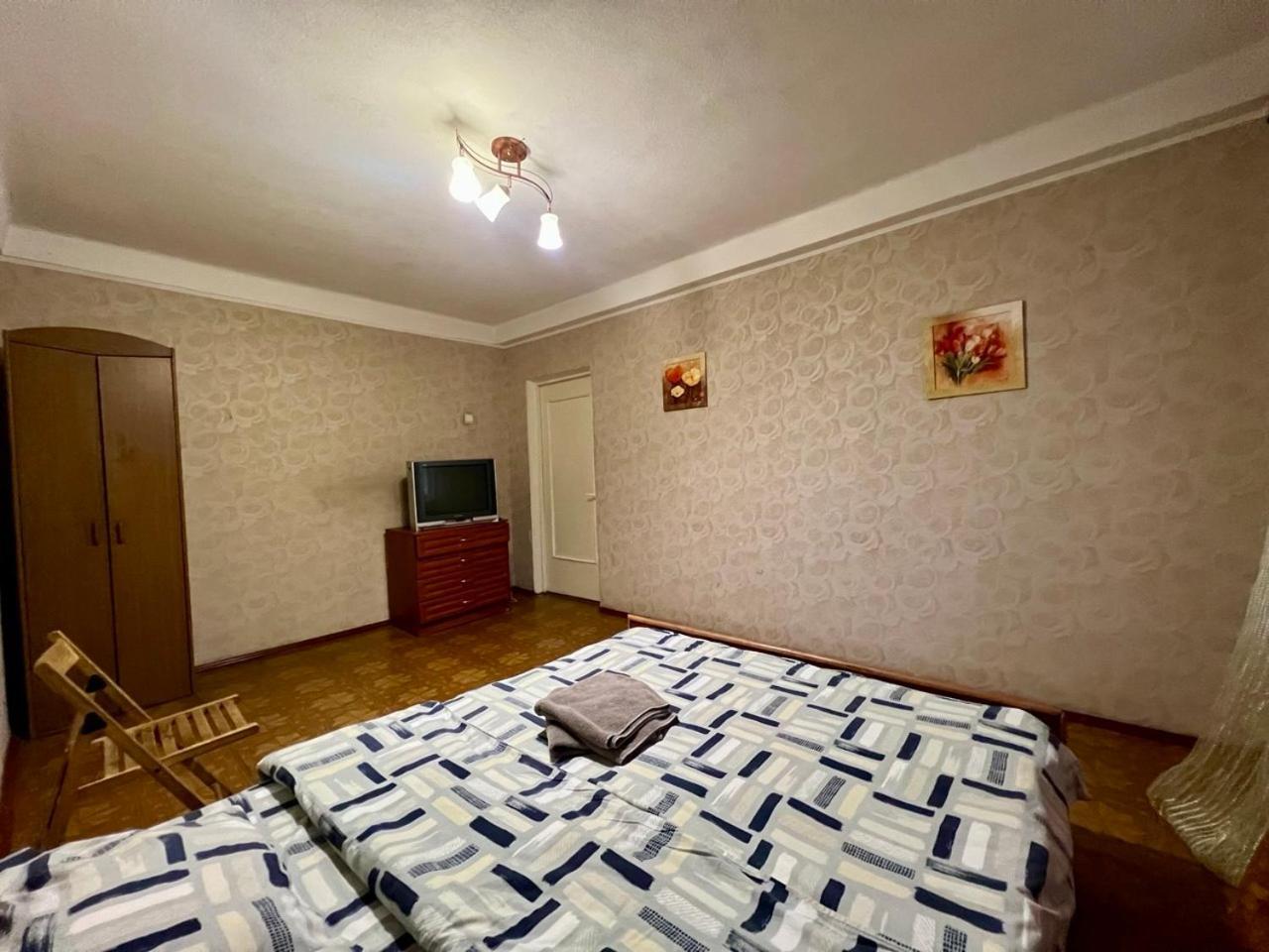 Квартира Эконом-Класса Возле Метро Левобережная Kijów Zewnętrze zdjęcie