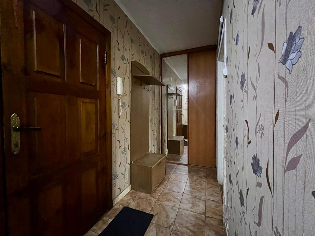 Квартира Эконом-Класса Возле Метро Левобережная Kijów Zewnętrze zdjęcie